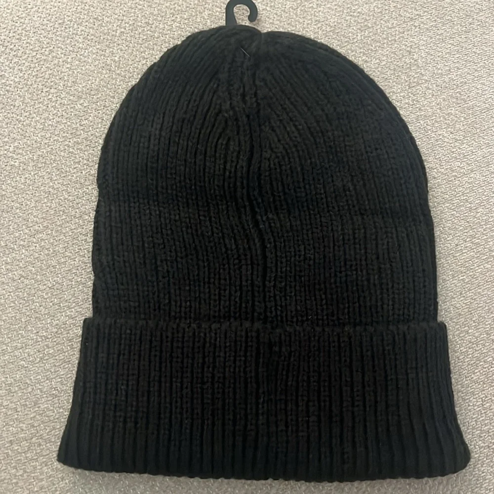 Black Beanie with Weightlifting design